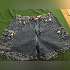 Revolt shorts